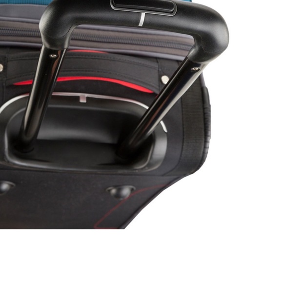 High Sierra Decatur 22” Wheeled Duffel Bag - Picture 4 of 5